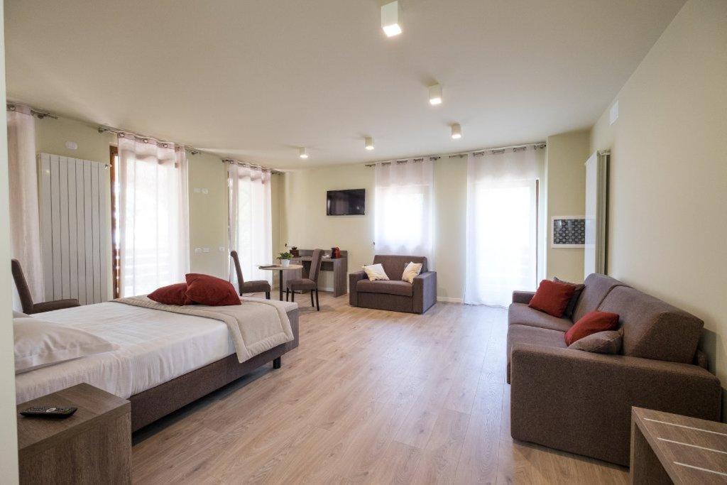 Al-Colle Bed & Breakfast Sotto il Monte Bagian luar foto